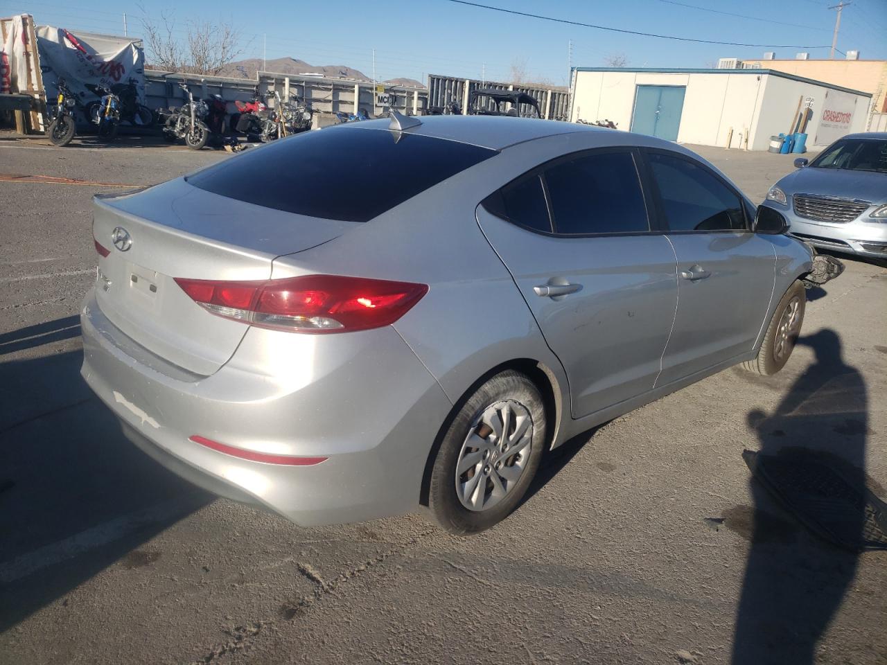 Photo 4 from auction – 2017 HYUNDAI ELANTRA SE with VIN 5NPD74LF2HH078914
