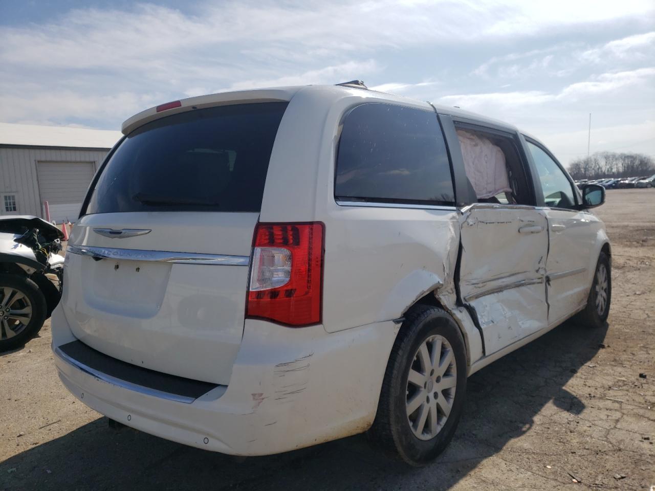 Photo 4 from auction – 2012 CHRYSLER TOWN & COU with VIN 2C4RC1CG4CR176007