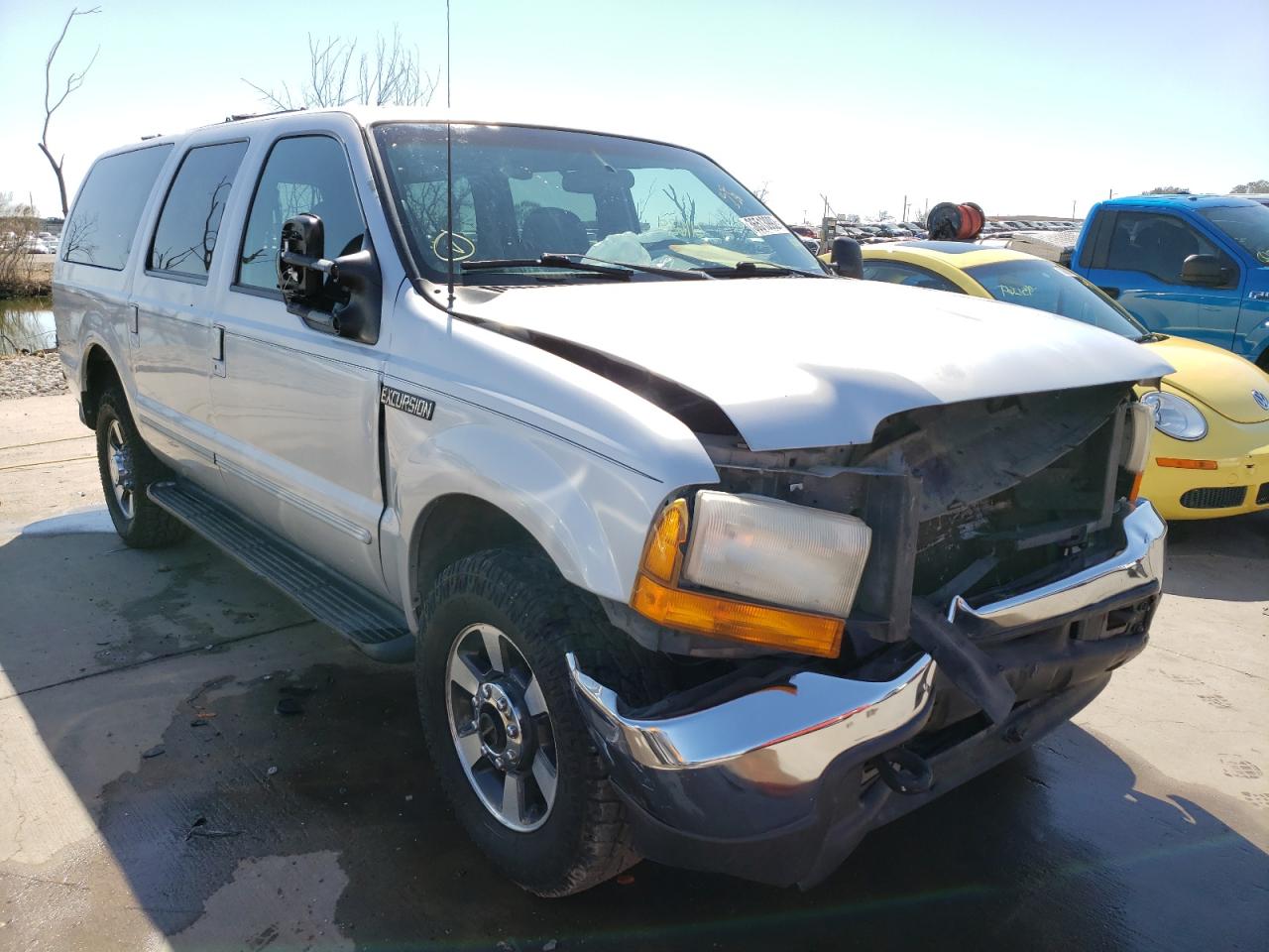 FORD EXCURSION 2000 with VIN 1FMNU41S7YEB39764 - Photo from auction