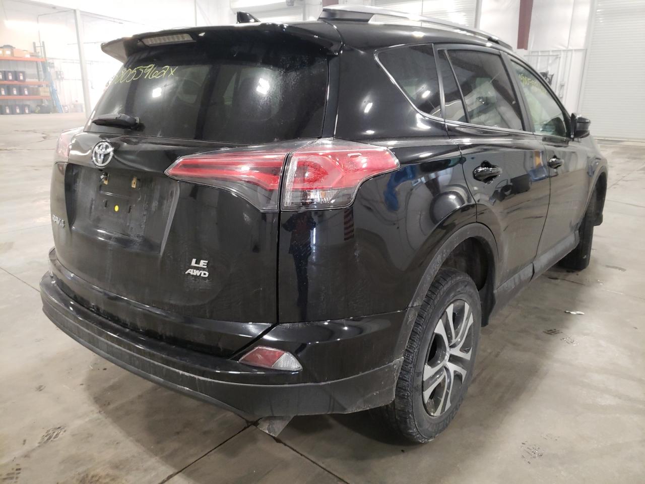 Photo 4 from auction – 2018 TOYOTA RAV4 LE with VIN 2T3BFREV9JW744578