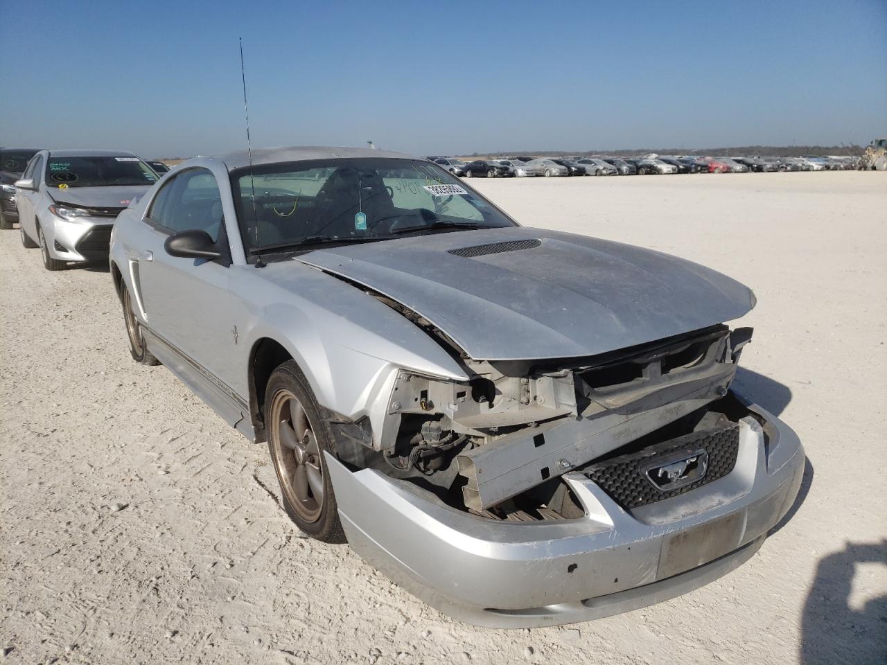FORD MUSTANG 2000 with VIN 1FAFP4046YF174881 - Photo from auction
