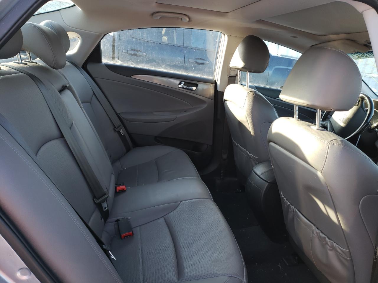 Photo 6 from auction – 2015 HYUNDAI SONATA HYB with VIN KMHEC4A48FA124554