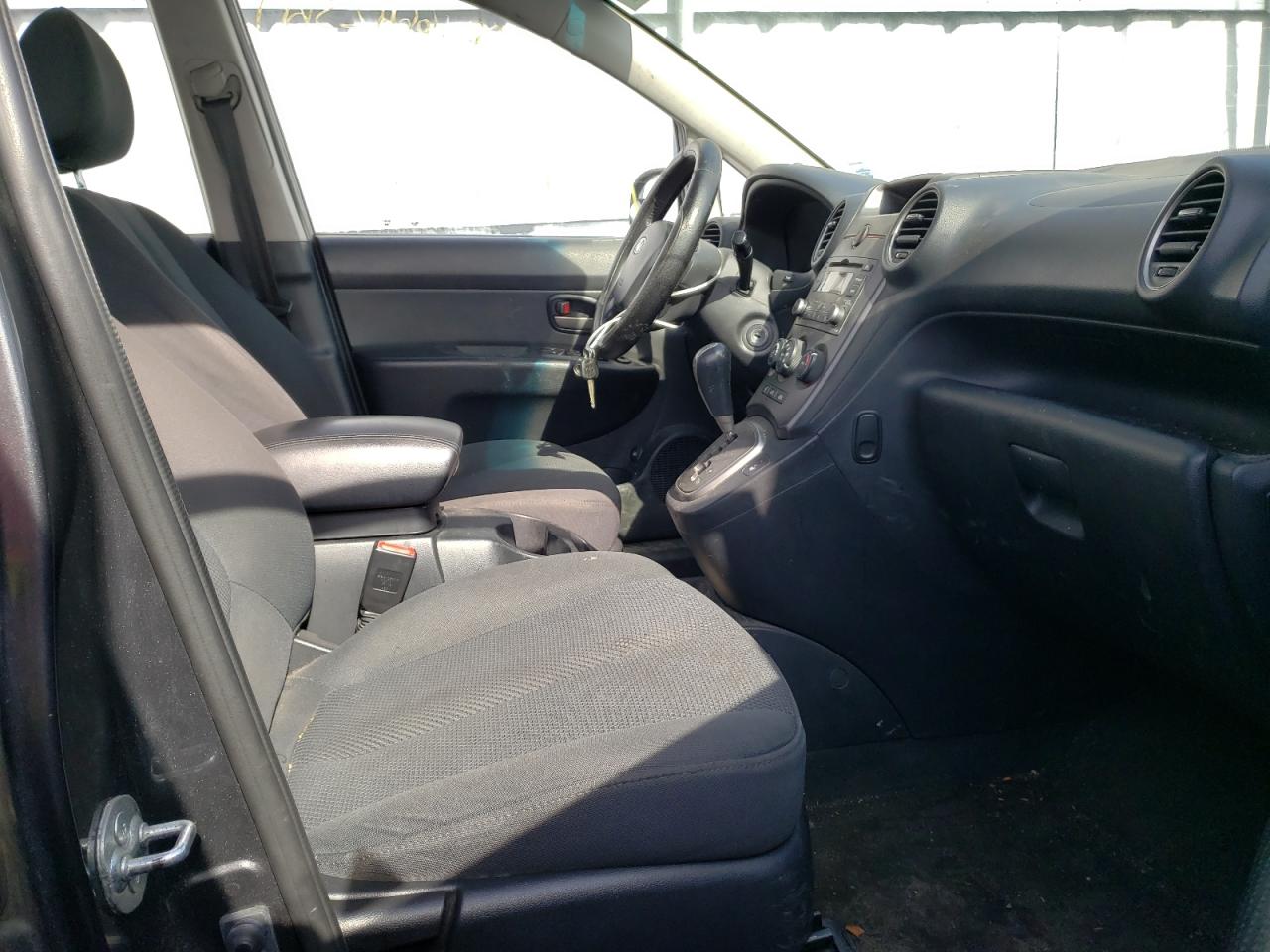 Photo 5 from auction – 2008 KIA RONDO BASE with VIN KNAFG525187220551