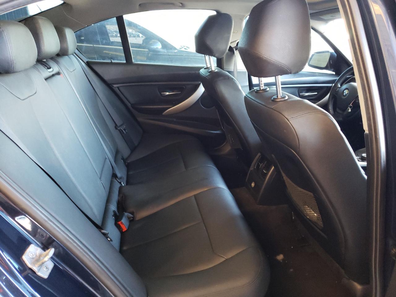Photo 6 from auction – 2013 BMW 328 I with VIN WBA3A5C52DF600162