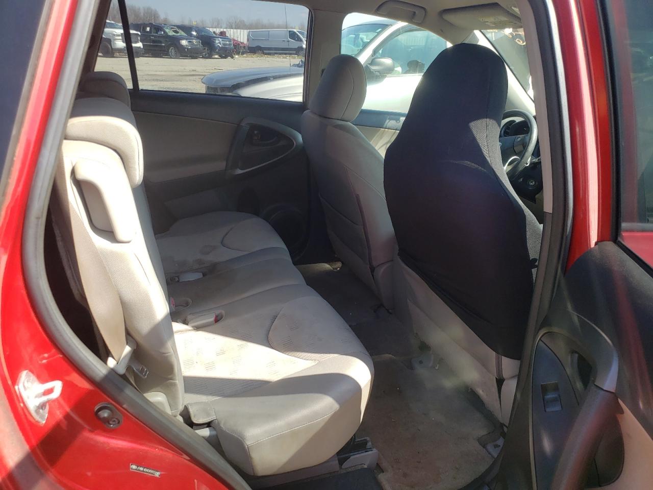 Photo 6 from auction – 2010 TOYOTA RAV4 with VIN JTMBF4DV0AD022689