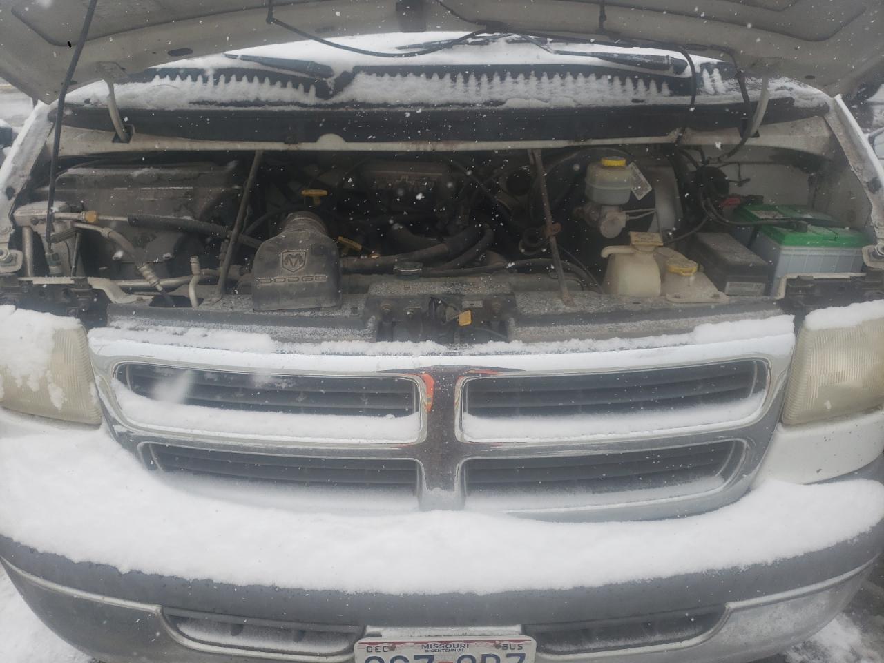 Photo 7 from auction – 2001 DODGE RAM WAGON with VIN 2B5WB35Z31K502345