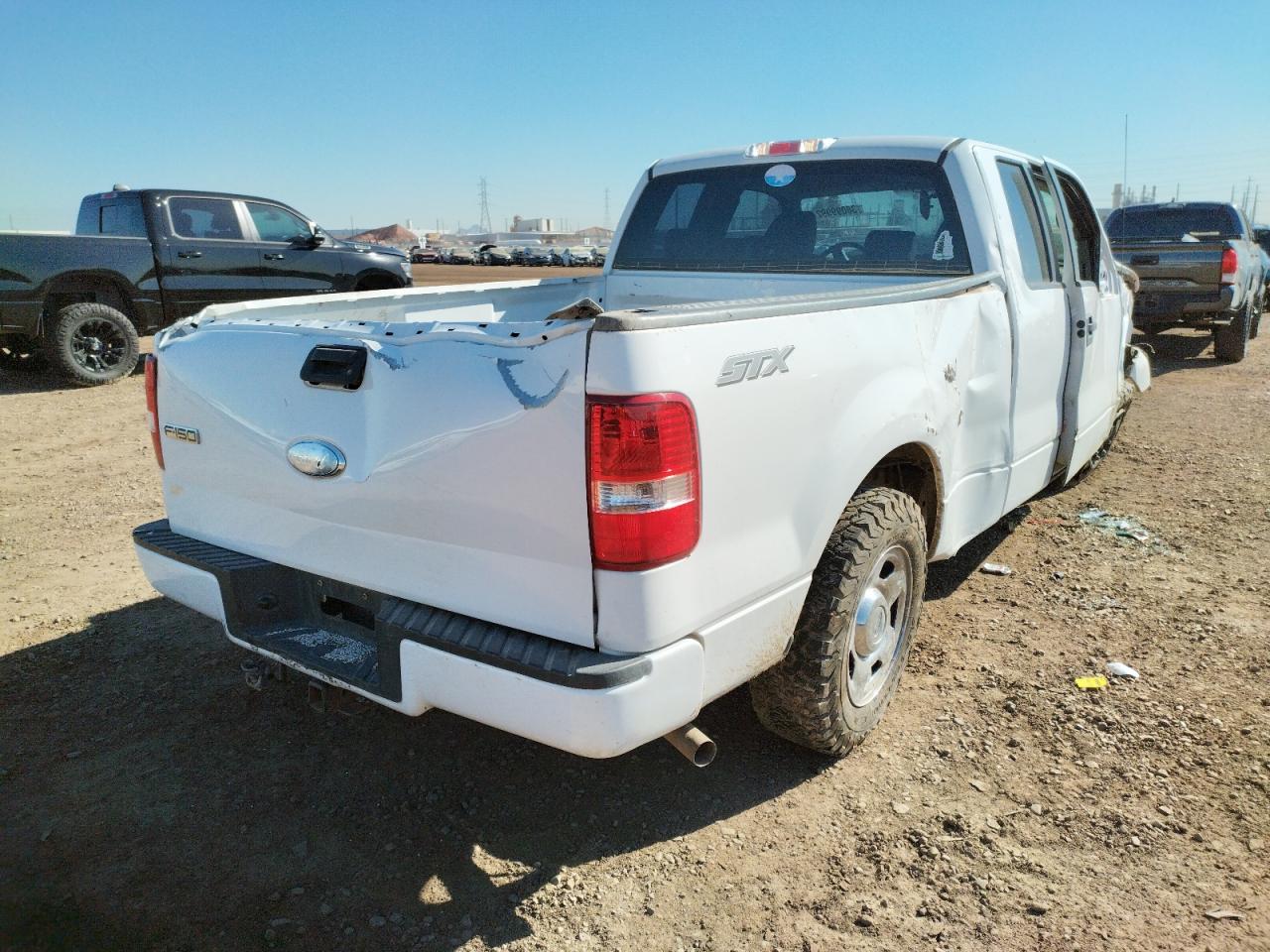 Photo 4 from auction – 2007 FORD F150 with VIN 1FTRX12W87KC23217