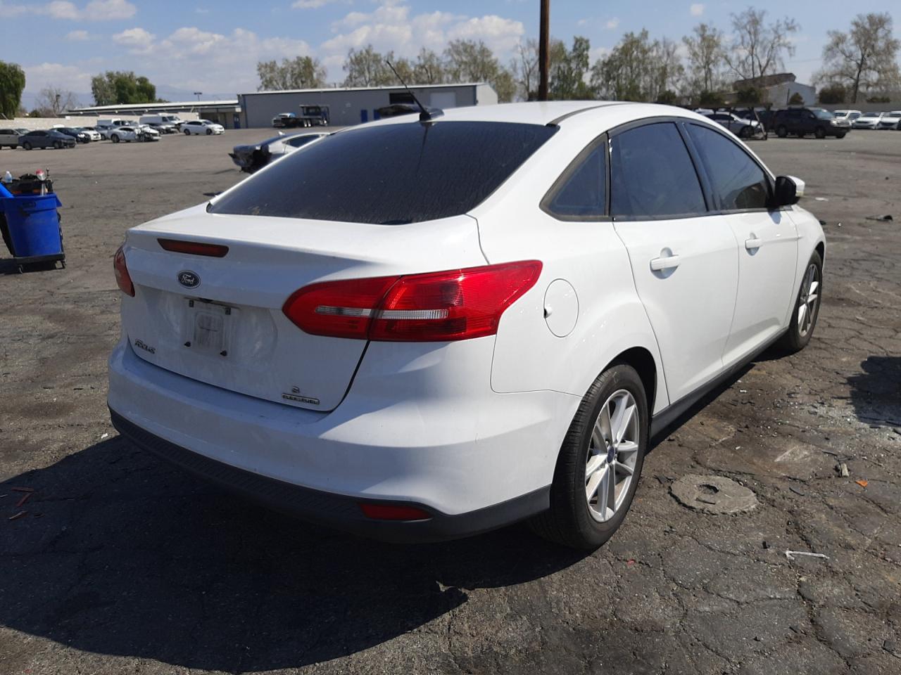 Photo 4 from auction – 2016 FORD FOCUS SE with VIN 1FADP3F29GL338308