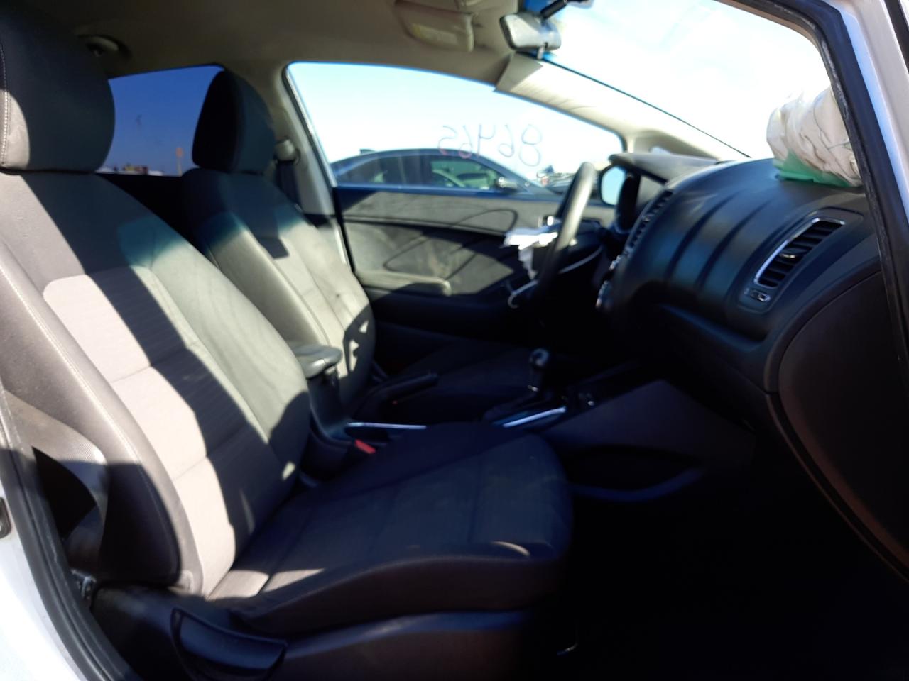 Photo 5 from auction – 2018 KIA FORTE LX with VIN 3KPFL4A70JE234099