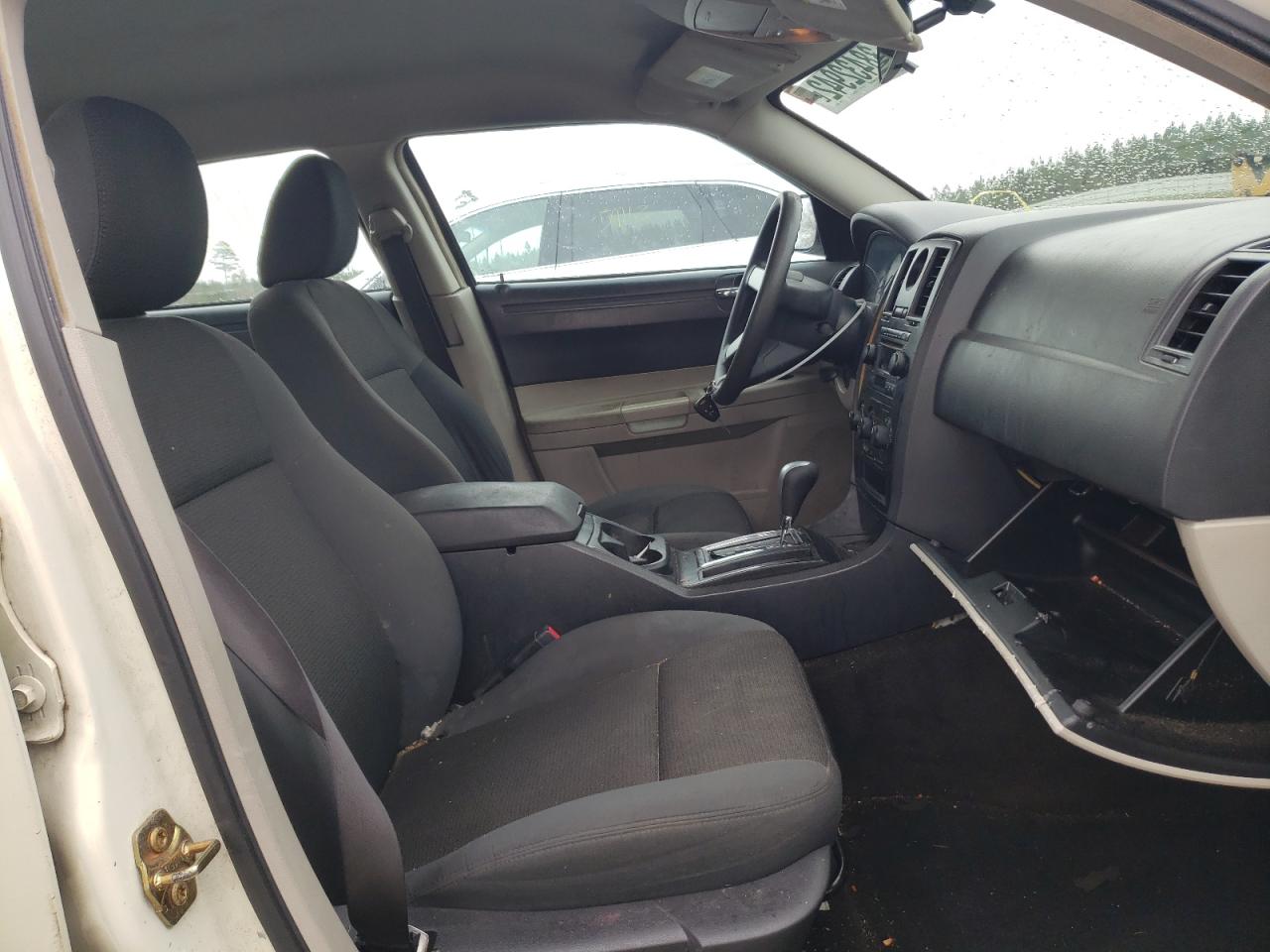 Photo 5 from auction – 2005 CHRYSLER 300 with VIN 2C3JA43R65H667374