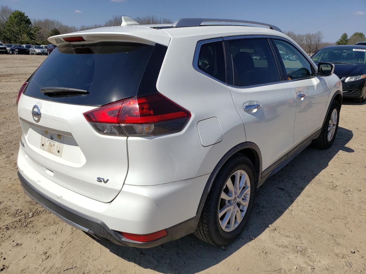Photo 4 from auction – 2018 NISSAN ROGUE S with VIN KNMAT2MT6JP551117