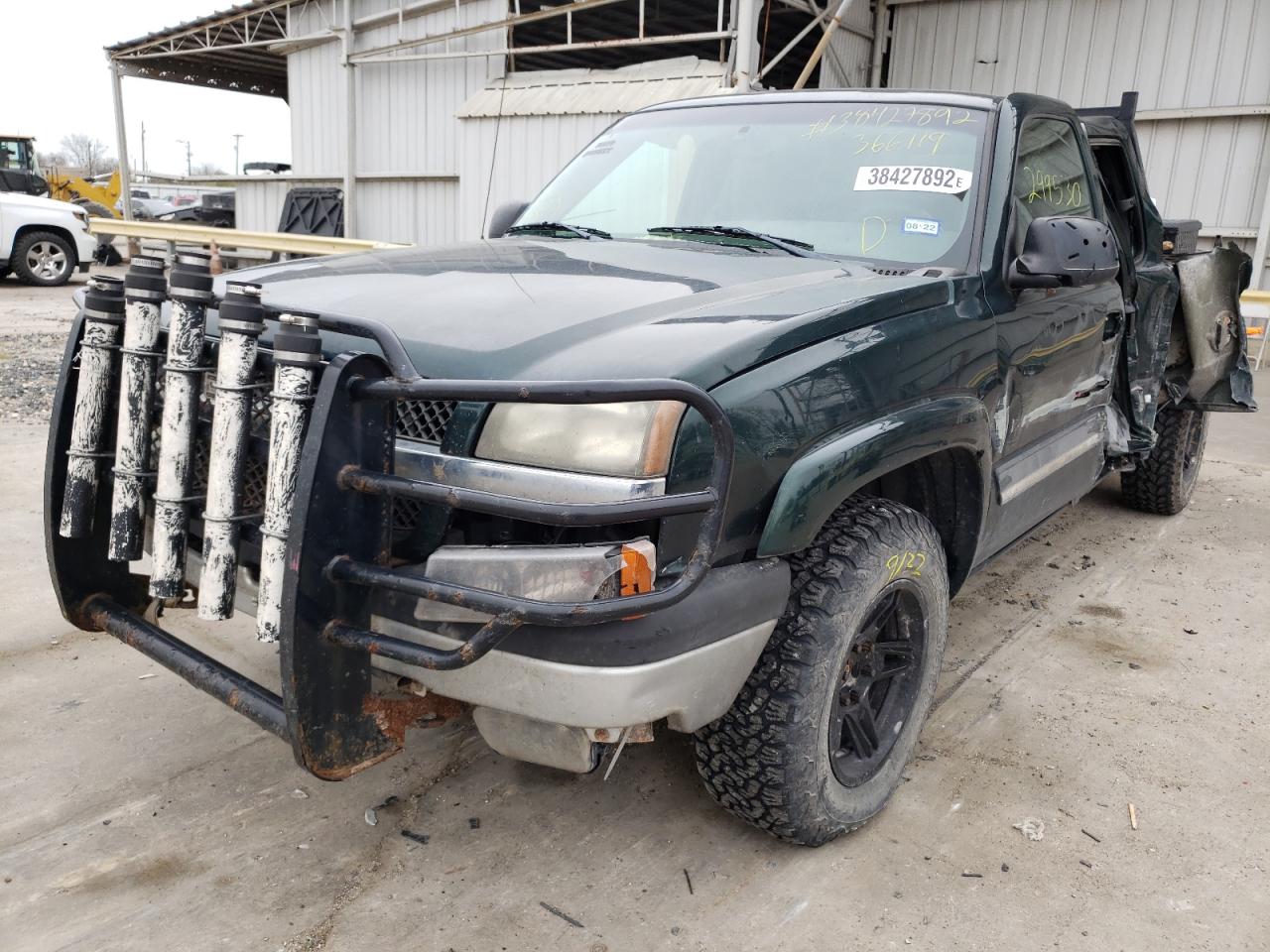 Photo 2 from auction – 2003 CHEVROLET SILVERADO with VIN 1GCEK19T83E366119