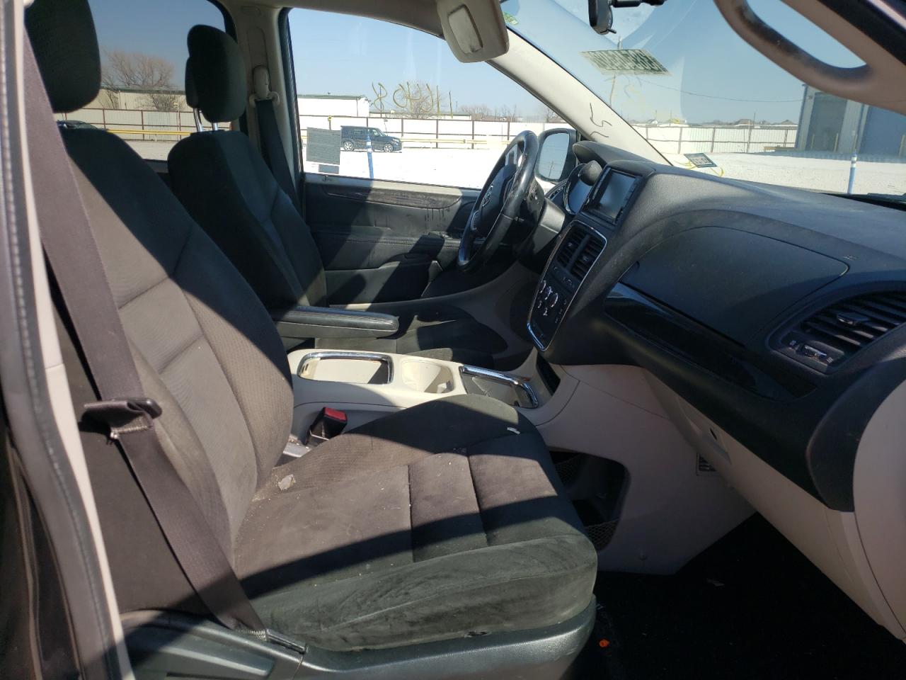 Photo 5 from auction – 2015 DODGE GRAND CARA with VIN 2C4RDGCG2FR652775
