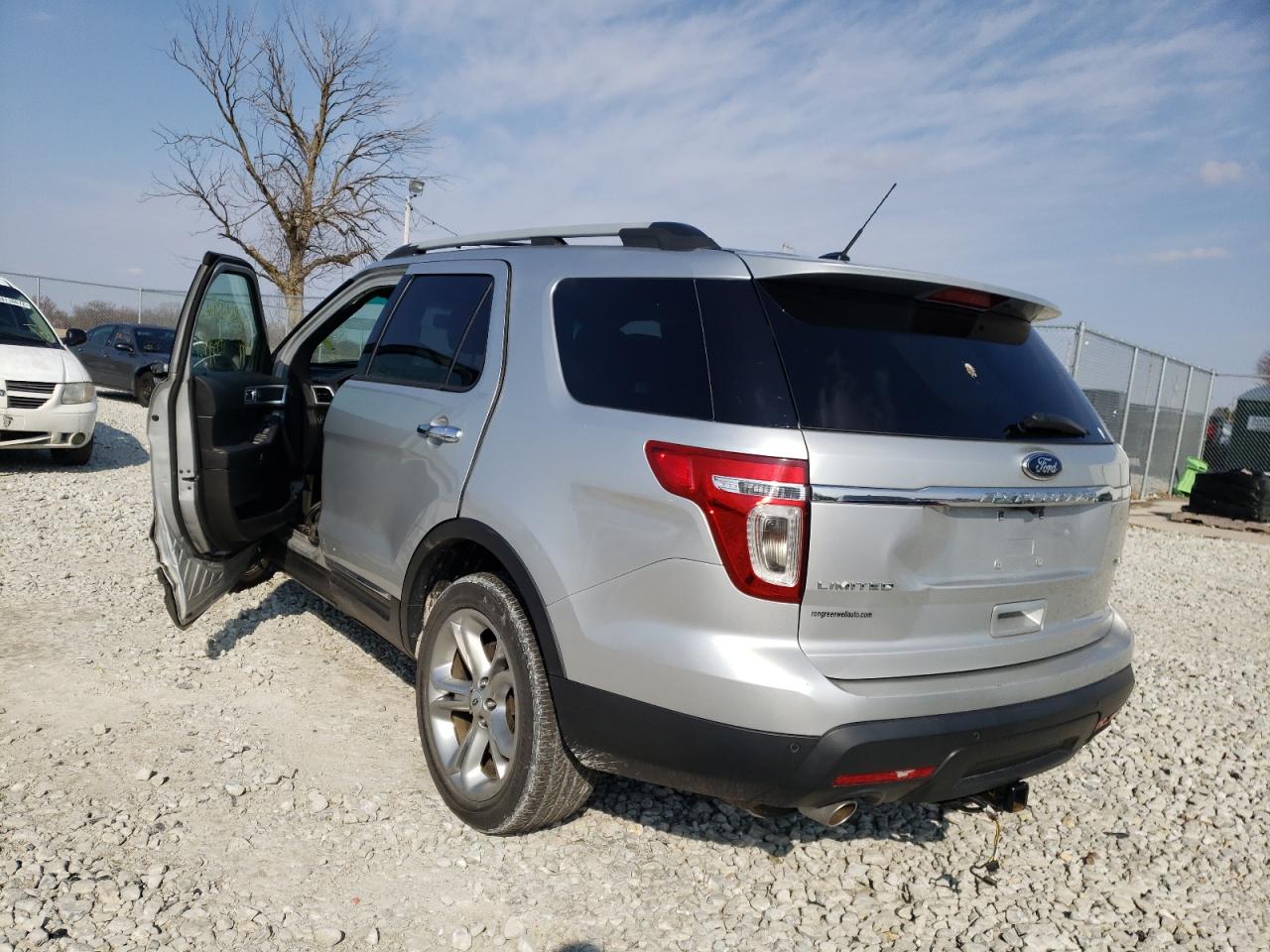 Photo 3 from auction – 2013 FORD EXPLORER L with VIN 1FM5K8F82DGC20471
