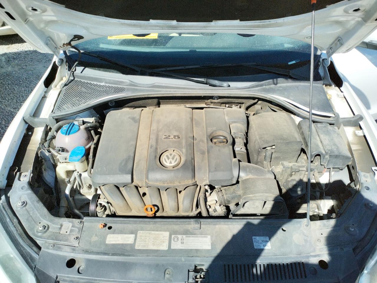 Photo 7 from auction – 2012 VOLKSWAGEN PASSAT SE with VIN 1VWBP7A30CC109712