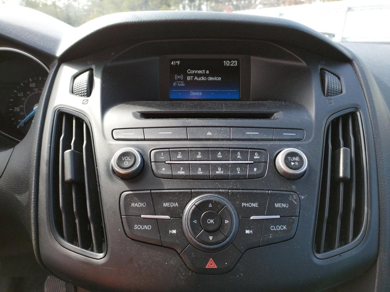 Photo 9 from auction – 2016 FORD FOCUS SE with VIN 1FADP3K23GL375800