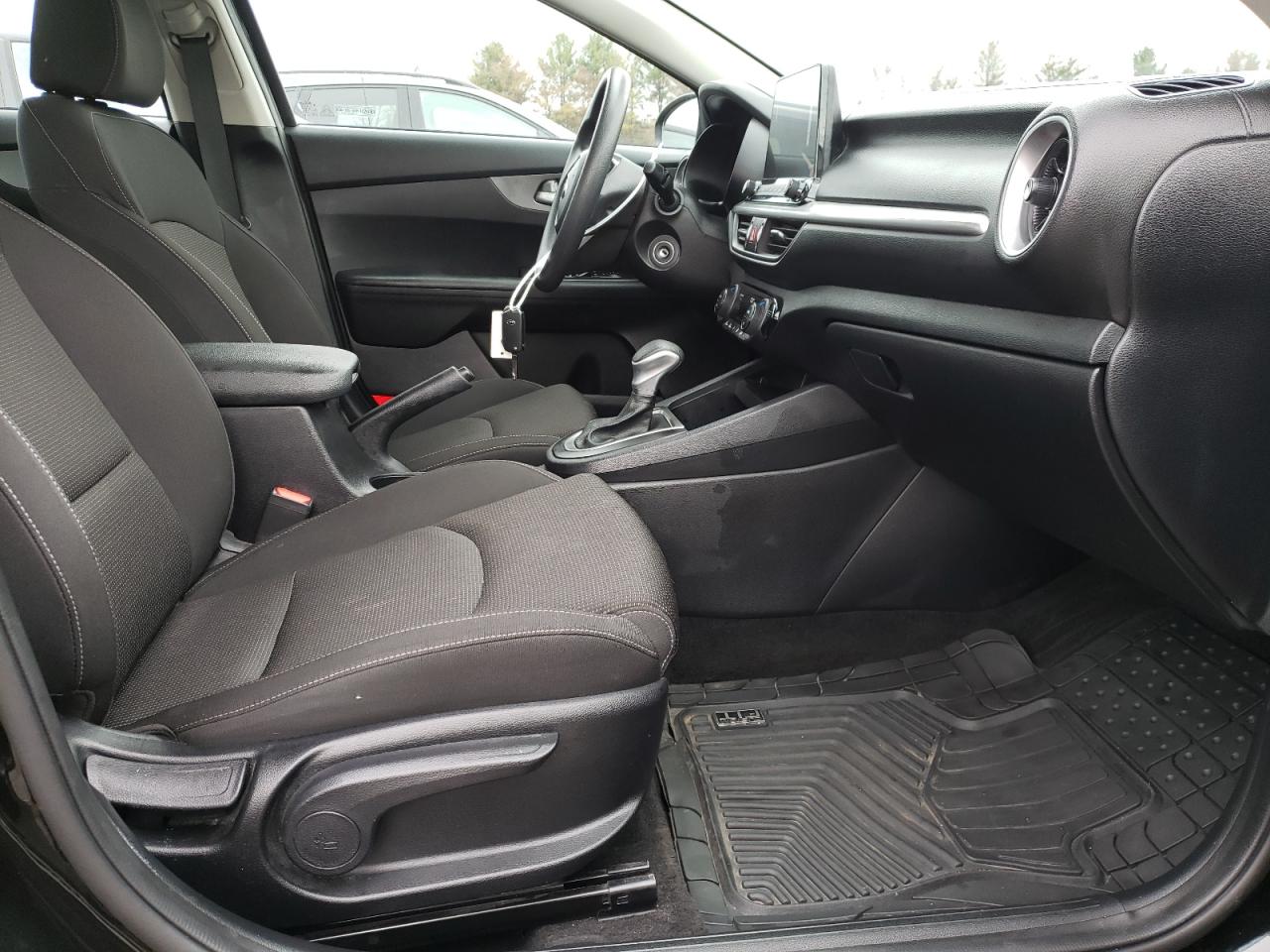 Photo 5 from auction – 2019 KIA FORTE FE with VIN 3KPF24ADXKE032655