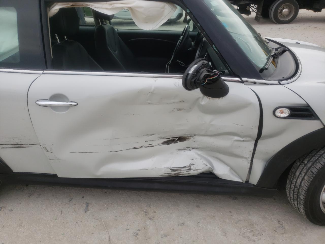 Photo 9 from auction – 2011 MINI COOPER with VIN WMWSU3C56BT251822