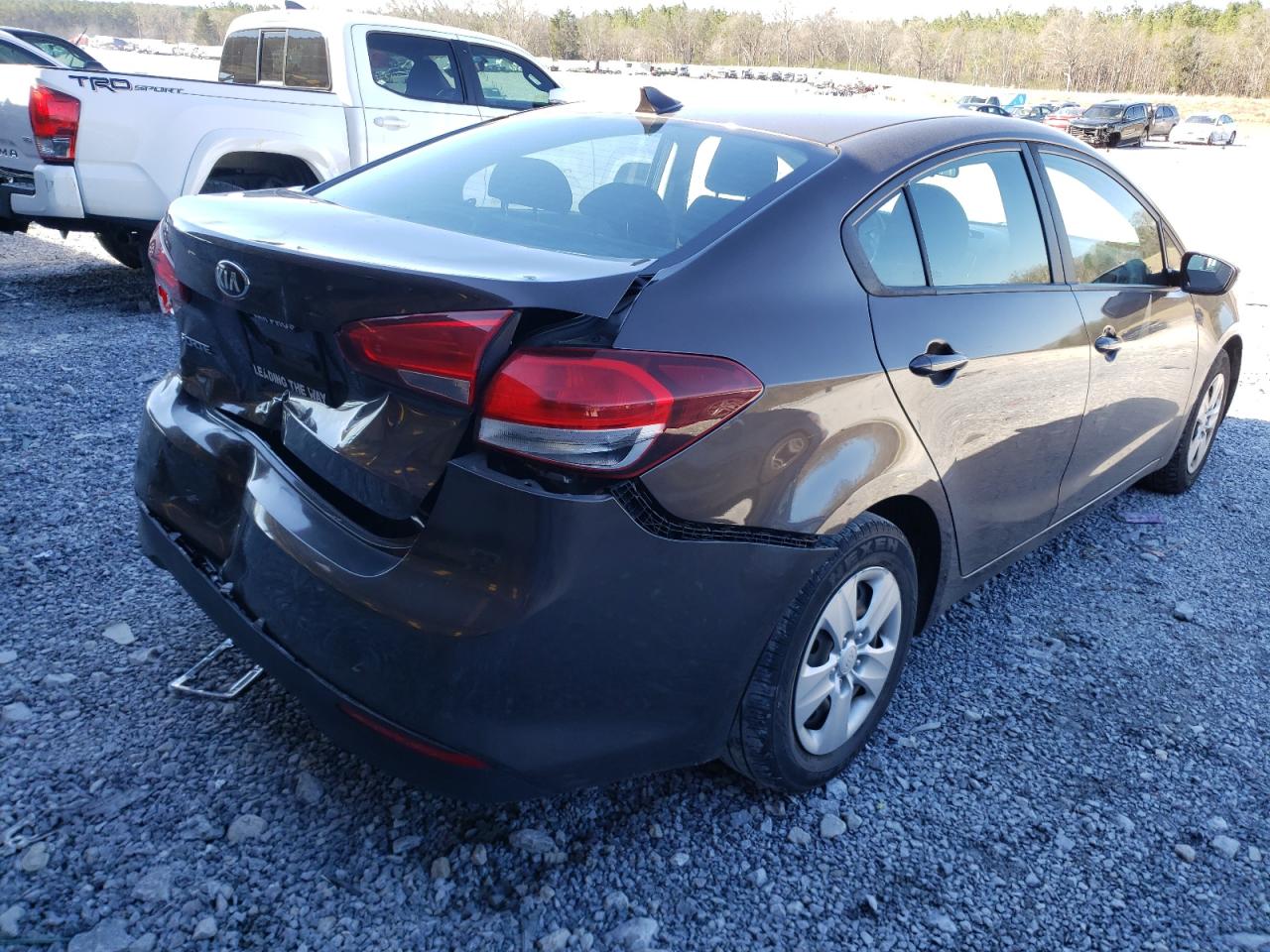 Photo 4 from auction – 2018 KIA FORTE LX with VIN 3KPFK4A75JE180804