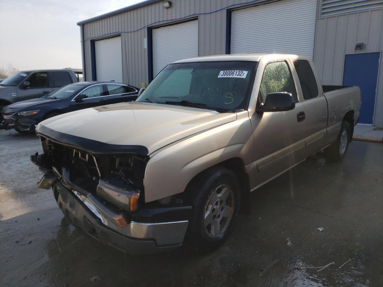 Photo 2 from auction – 2005 CHEVROLET SILVERADO with VIN 2GCEC19T251201748
