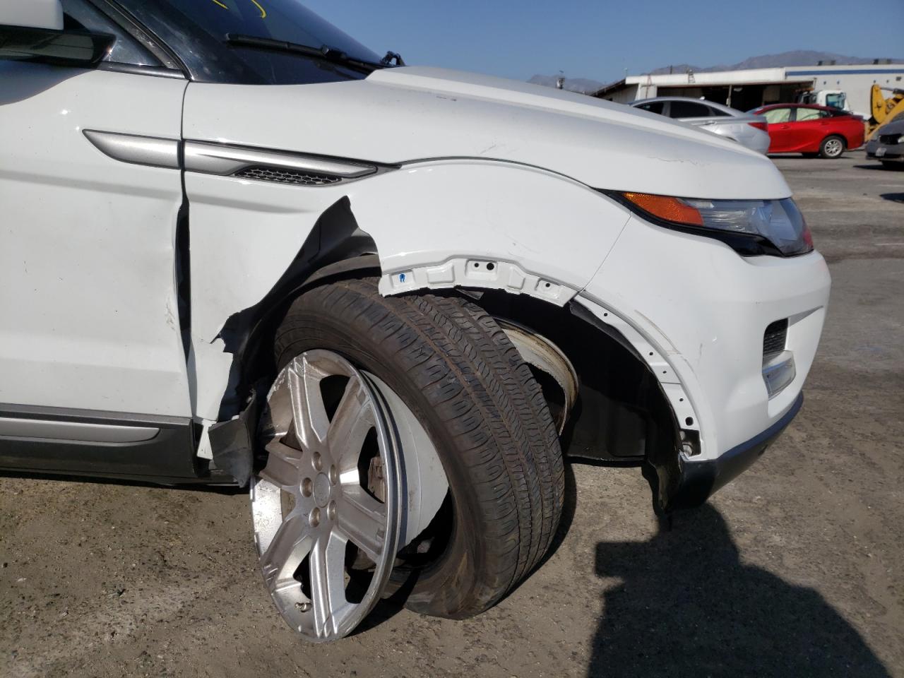 Photo 9 from auction – 2015 LAND ROVER RANGE ROVE with VIN SALVP2BG4FH062835