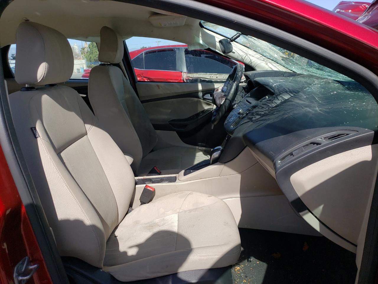 Photo 5 from auction – 2015 FORD FOCUS SE with VIN 1FADP3F29FL358282