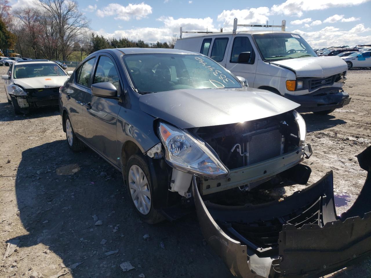 NISSAN VERSA S 2018 with VIN 3N1CN7AP3JL868763 - Photo from auction