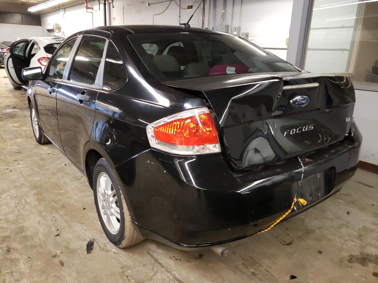 Photo 3 from auction – 2010 FORD FOCUS SE with VIN 1FAHP3FNXAW297026
