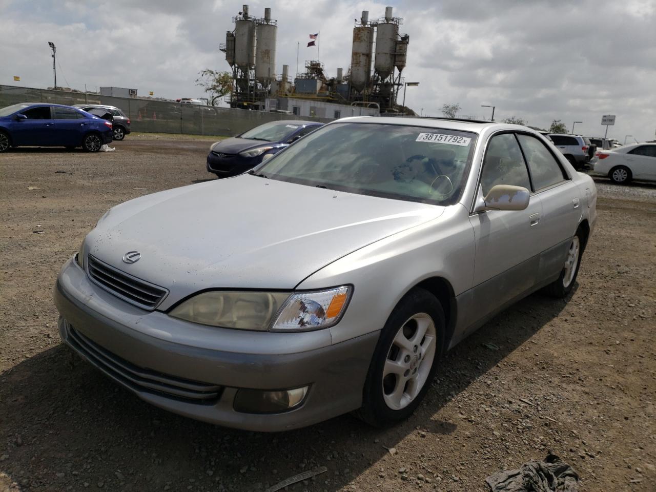 Photo 2 from auction – 2001 LEXUS ES 300 with VIN JT8BF28G010310881