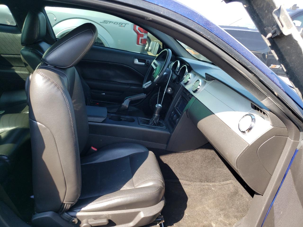 Photo 5 from auction – 2006 FORD MUSTANG with VIN 1ZVFT80N865123369