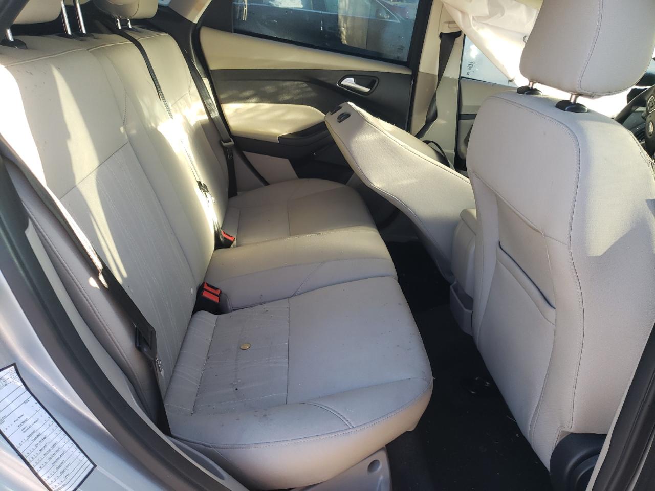 Photo 6 from auction – 2018 FORD FOCUS SE with VIN 1FADP3K25JL253012