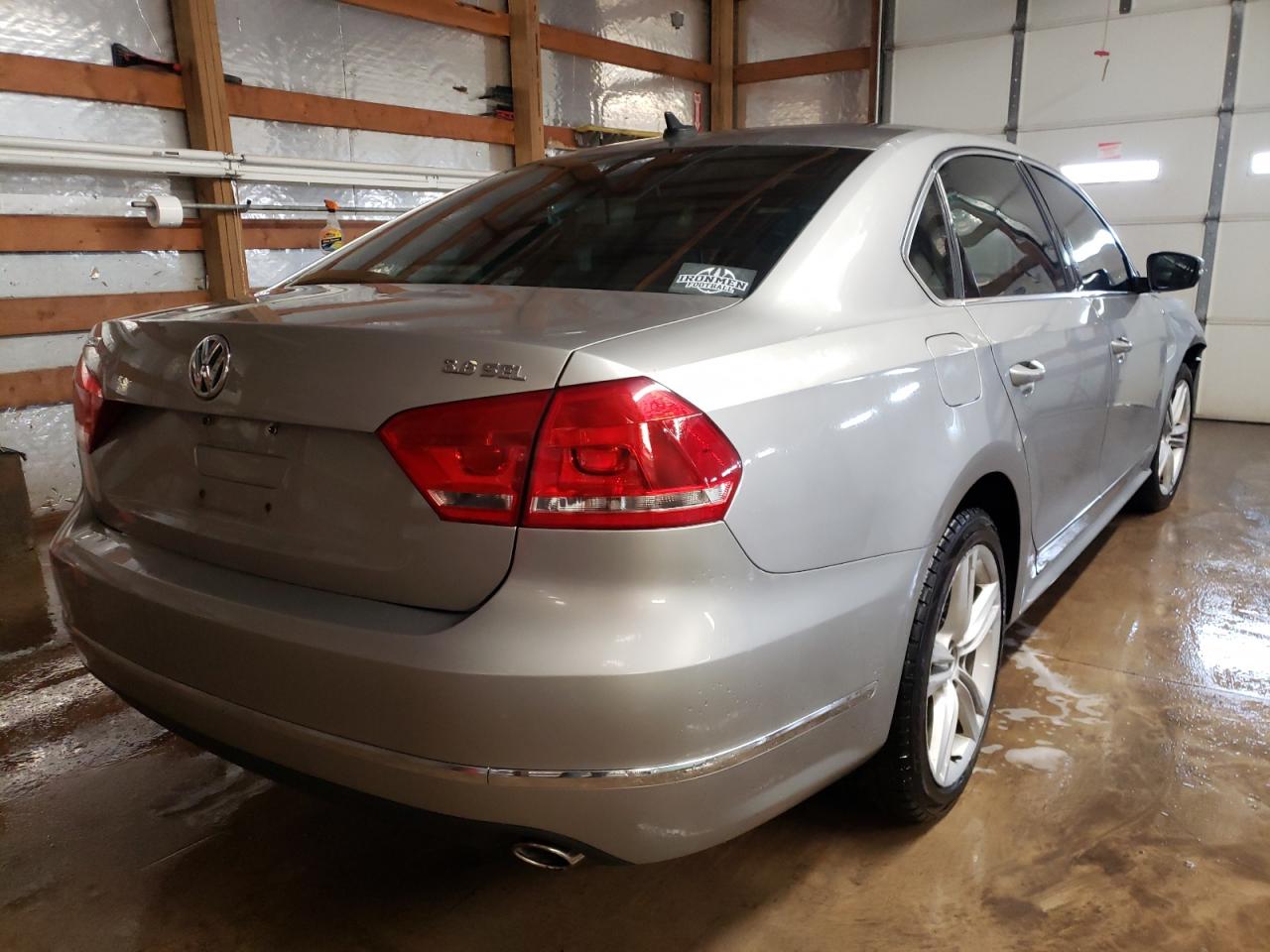 Photo 4 from auction – 2012 VOLKSWAGEN PASSAT SEL with VIN 1VWCM7A36CC080214