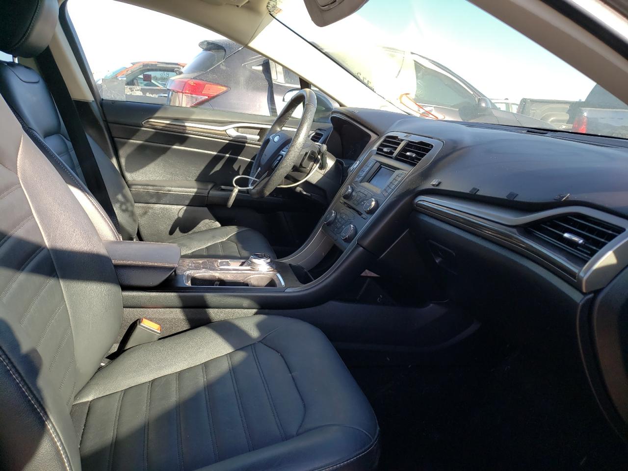 Photo 5 from auction – 2017 FORD FUSION SE with VIN 3FA6P0HD4HR260030