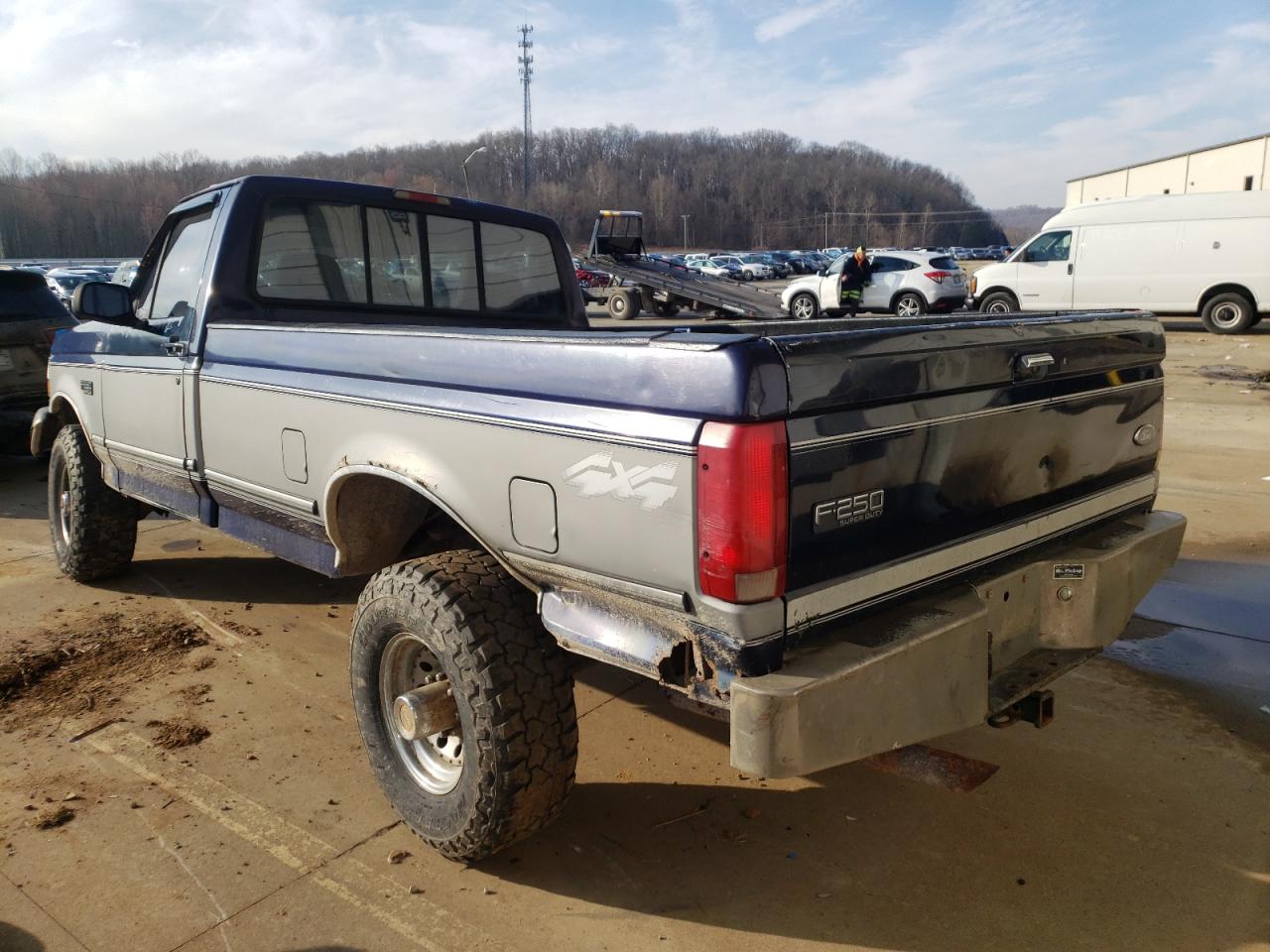Photo 3 from auction – 1995 FORD F250 with VIN 2FTHF26G8SCA31459