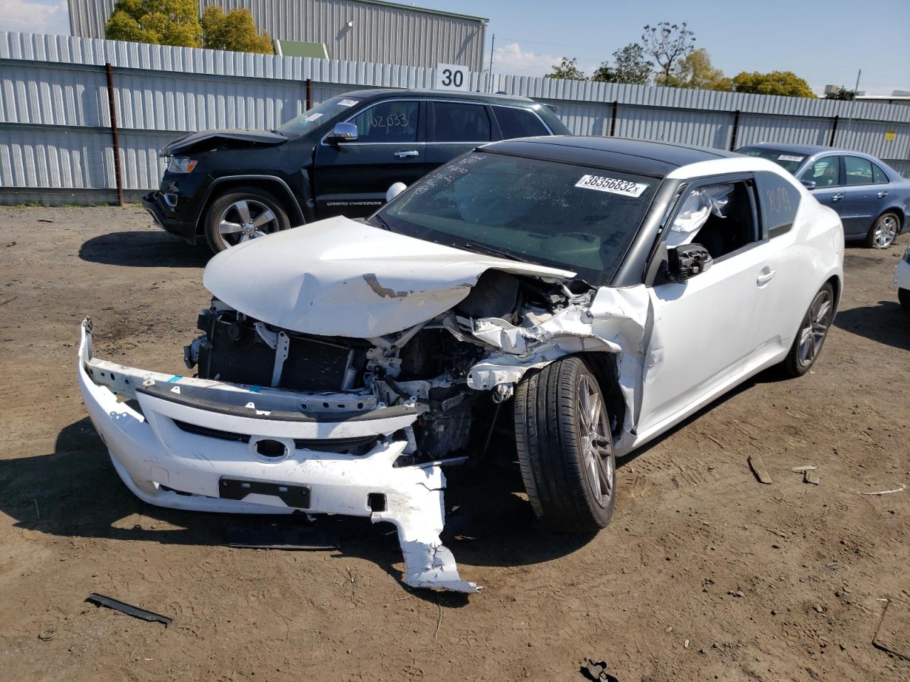 Zdjęcie 2 z aukcji – 2012 TOYOTA SCION TC z VIN JTKJF5C75C3044290