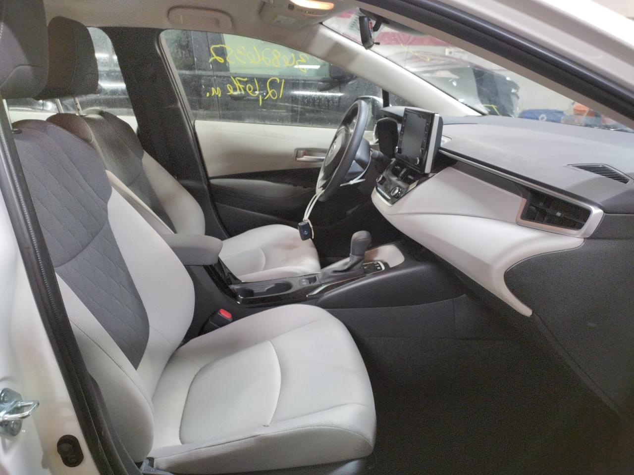 Photo 5 from auction – 2021 TOYOTA COROLLA LE with VIN JTDEAMDE2MJ024252