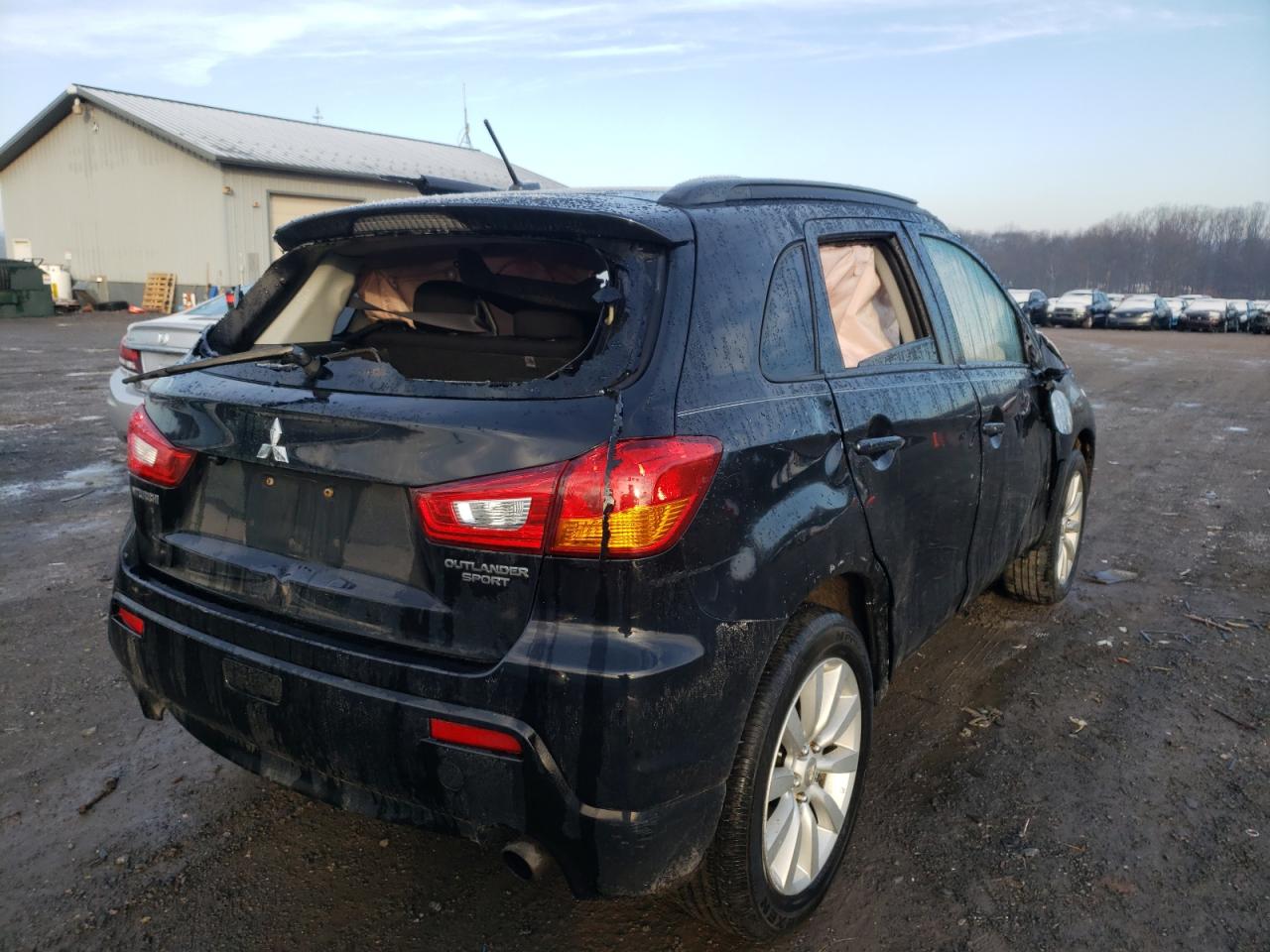 Photo 4 from auction – 2011 MITSUBISHI OUTLANDER with VIN JA4AR4AU8BZ011632
