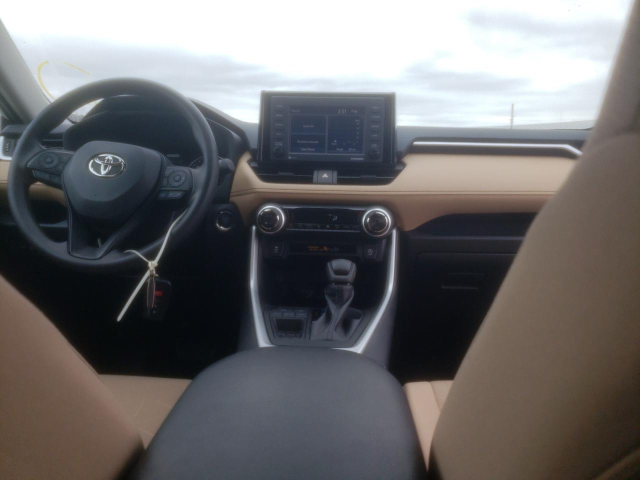 Photo 9 from auction – 2021 TOYOTA RAV4 XLE with VIN 2T3W1RFV2MC167865