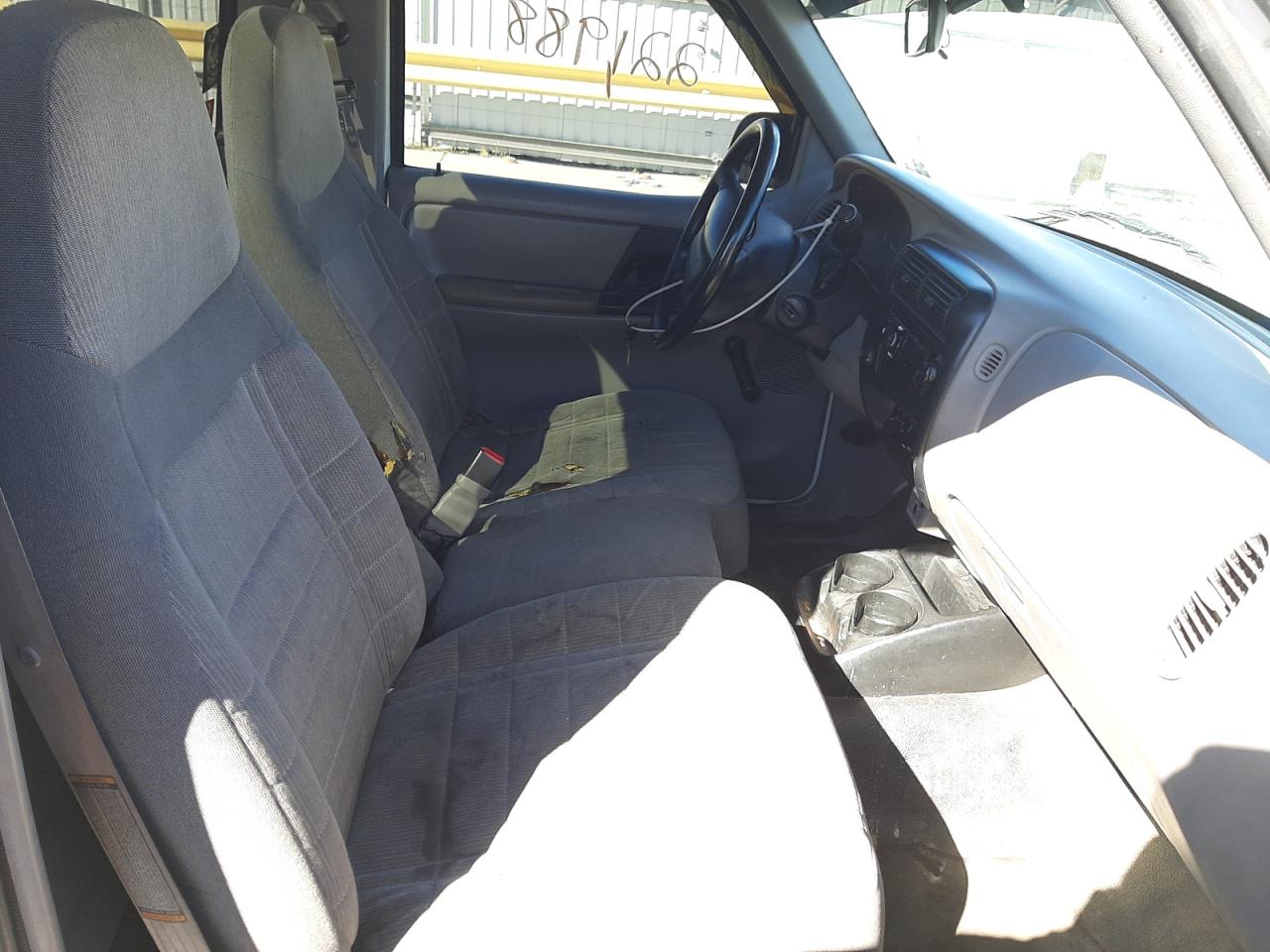 Photo 6 from auction – 1999 FORD RANGER with VIN 1FTYR10C2XUA02389