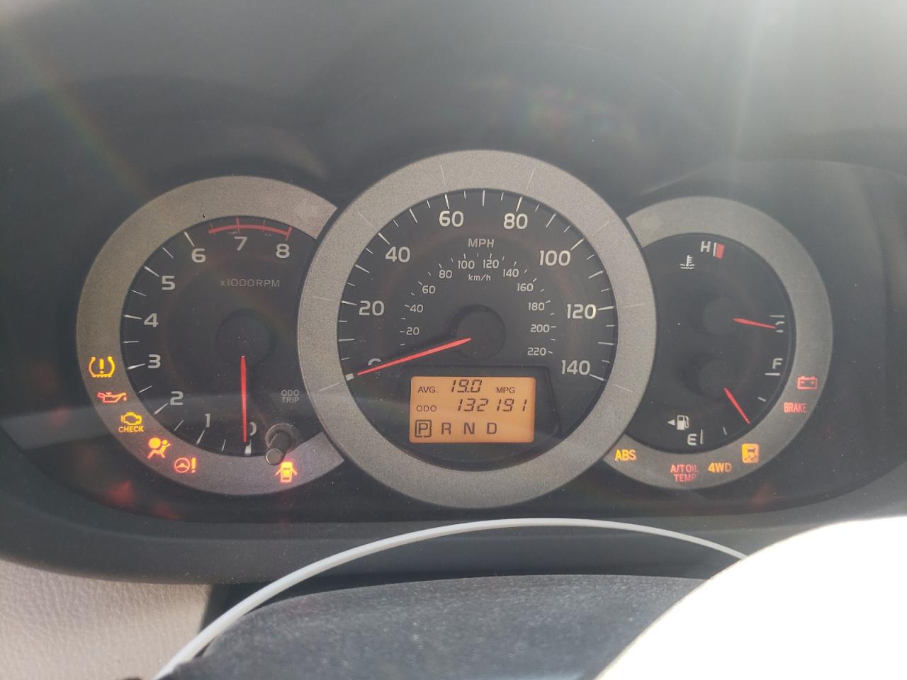 Photo 8 from auction – 2010 TOYOTA RAV4 with VIN JTMBF4DV8AD033181