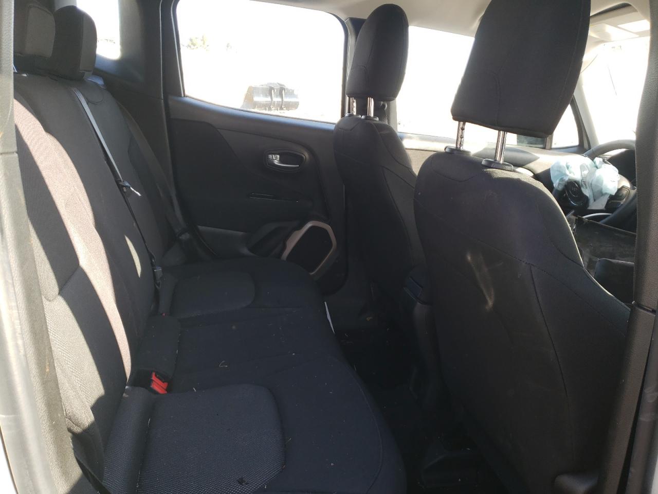 Photo 6 from auction – 2015 JEEP RENEGADE S with VIN ZACCJAAT8FPC31899