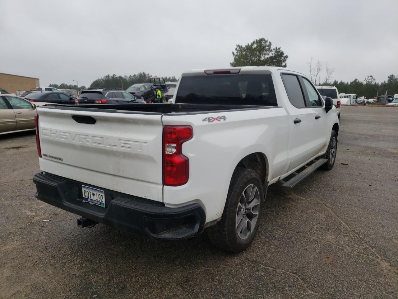 Photo 4 from auction – 2021 CHEVROLET SILVERADO with VIN 1GCUYAEF0MZ218535