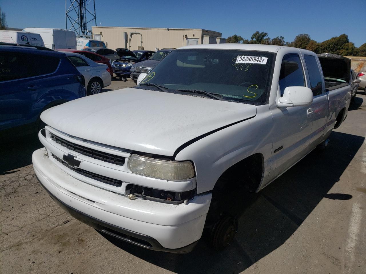 Photo 2 from auction – 2001 CHEVROLET SILVERADO with VIN 1GCEK19T61Z121535