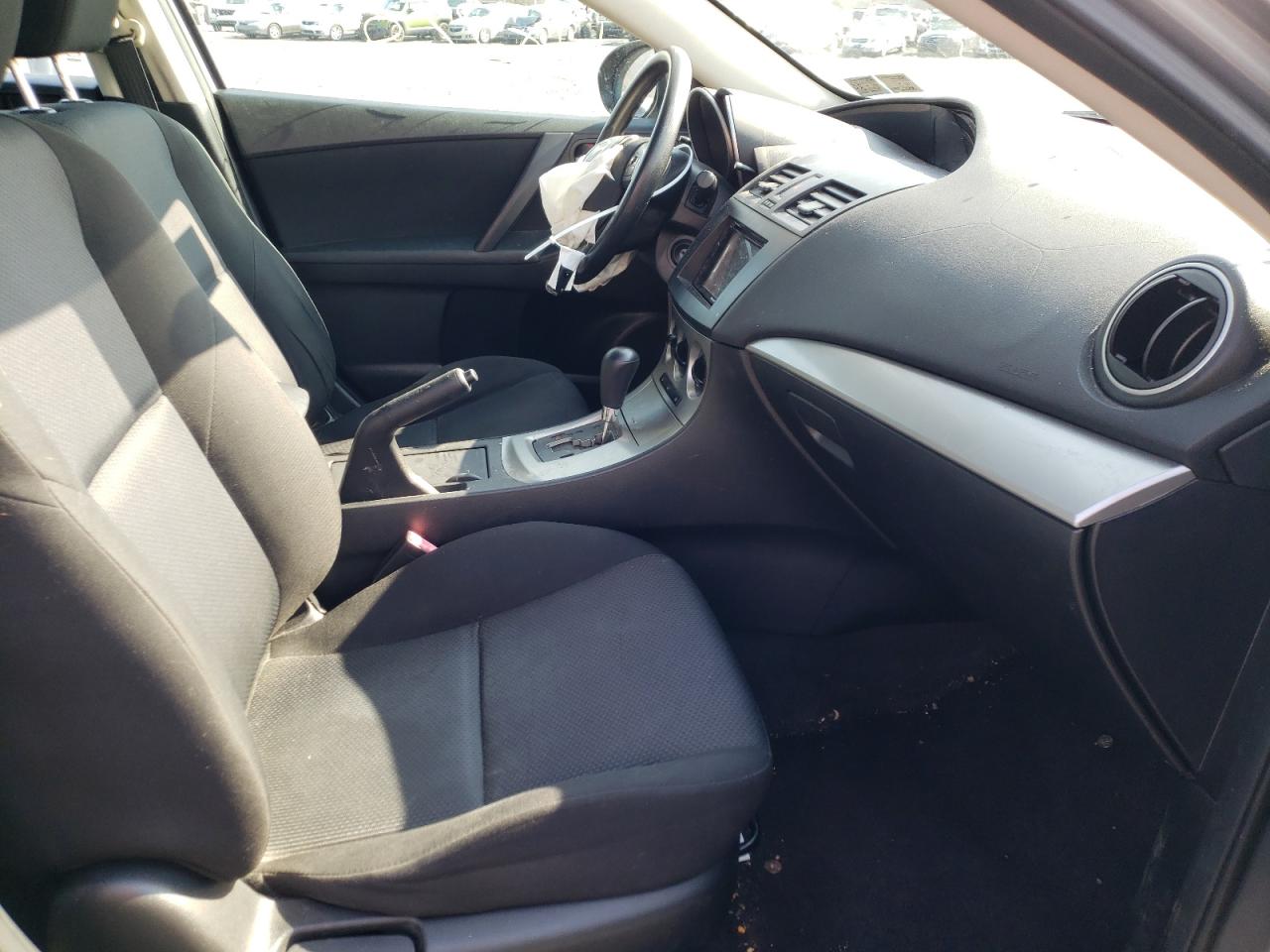 صورة رقم 5 من المزاد - 2011 MAZDA 3 I مع VIN JM1BL1VF0B1398990