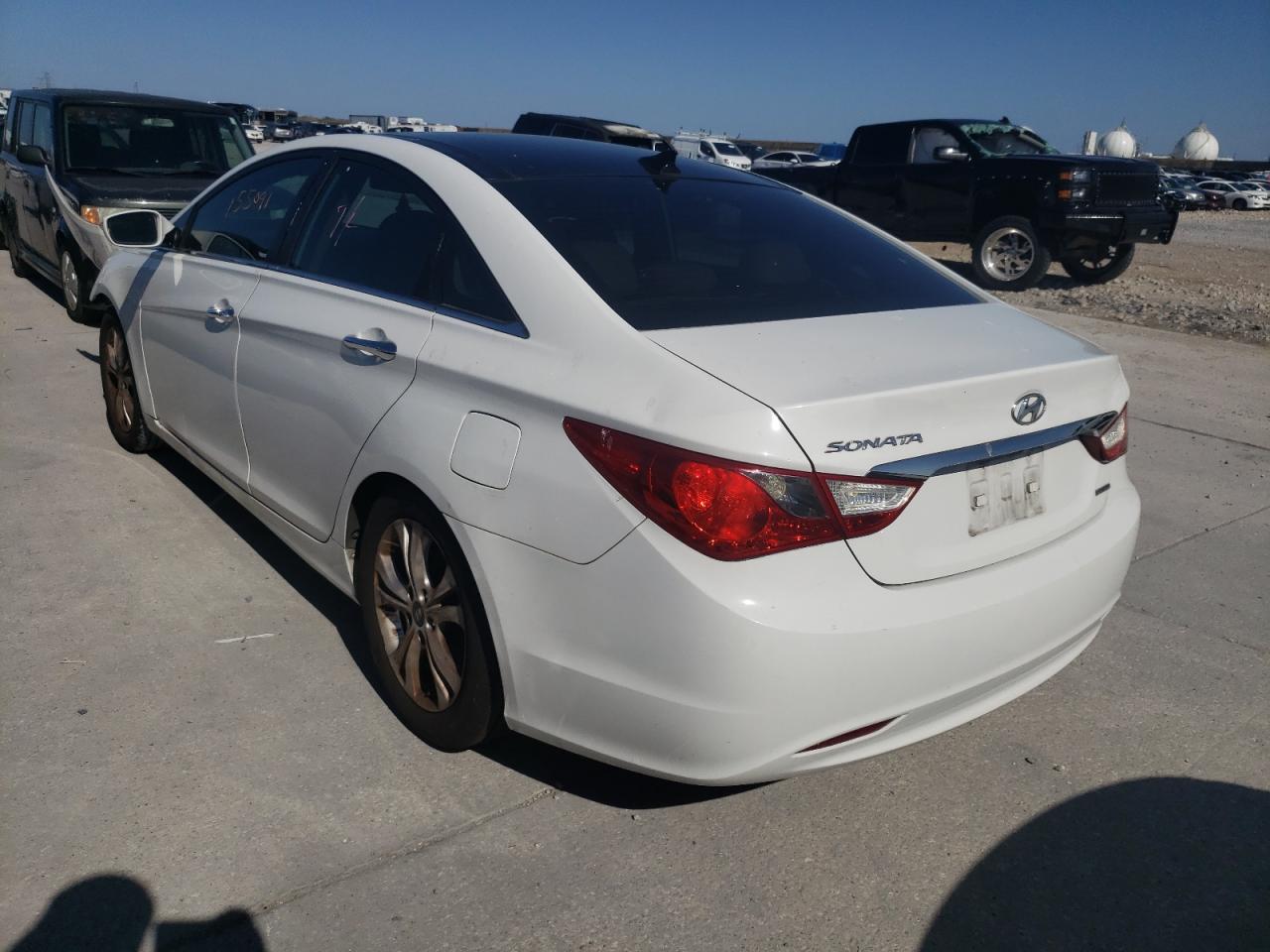 Photo 3 from auction – 2012 HYUNDAI SONATA SE with VIN 5NPEC4AC7CH368292