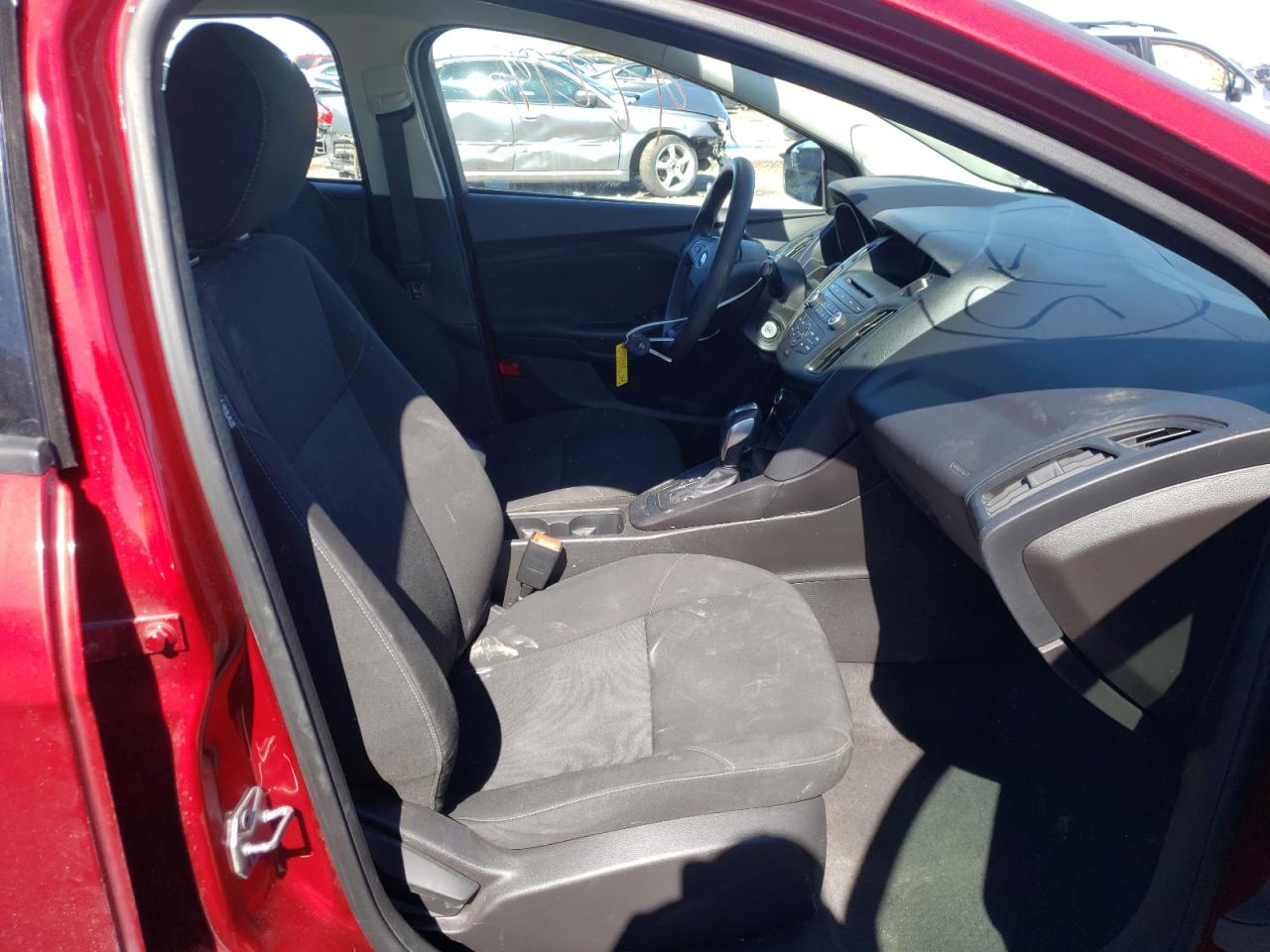 Photo 5 from auction – 2015 FORD FOCUS SE with VIN 1FADP3F25FL318815