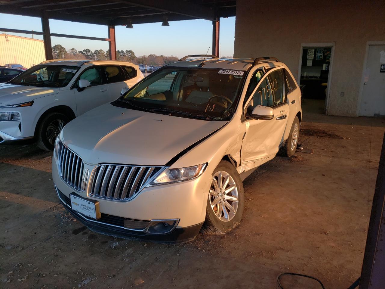 صورة رقم 2 من المزاد - 2015 LINCOLN MKX مع VIN 2LMDJ8JK1FBL34719