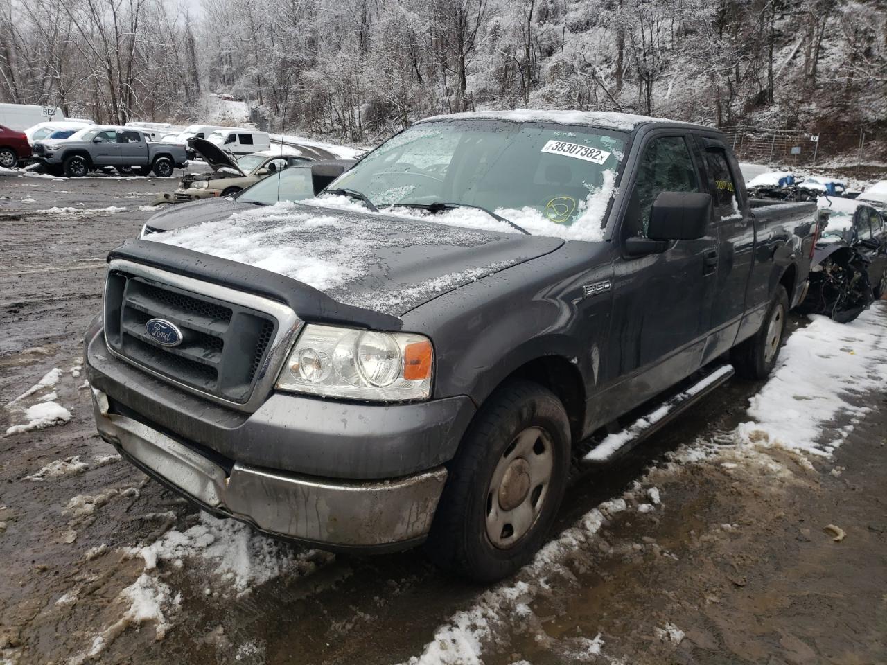 Photo 2 from auction – 2004 FORD F150 with VIN 1FTRX12W44NC40073