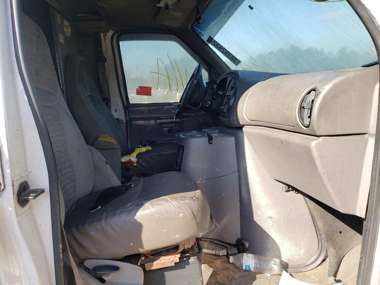 Photo 5 from auction – 2002 FORD ECONOLINE with VIN 1FTSS34LX2HA19975