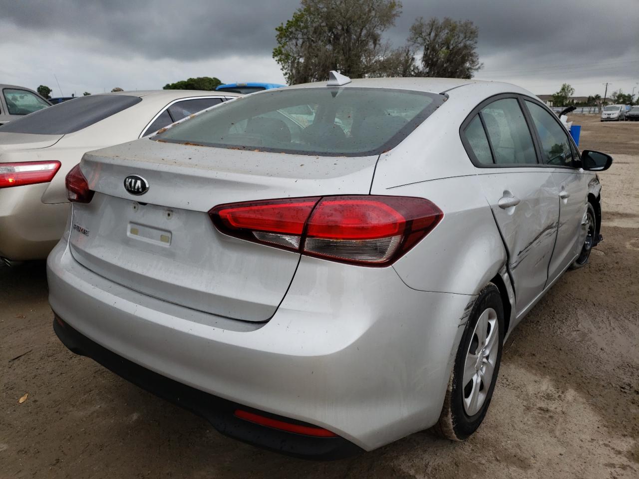 Photo 4 from auction – 2018 KIA FORTE LX with VIN 3KPFL4A78JE273054